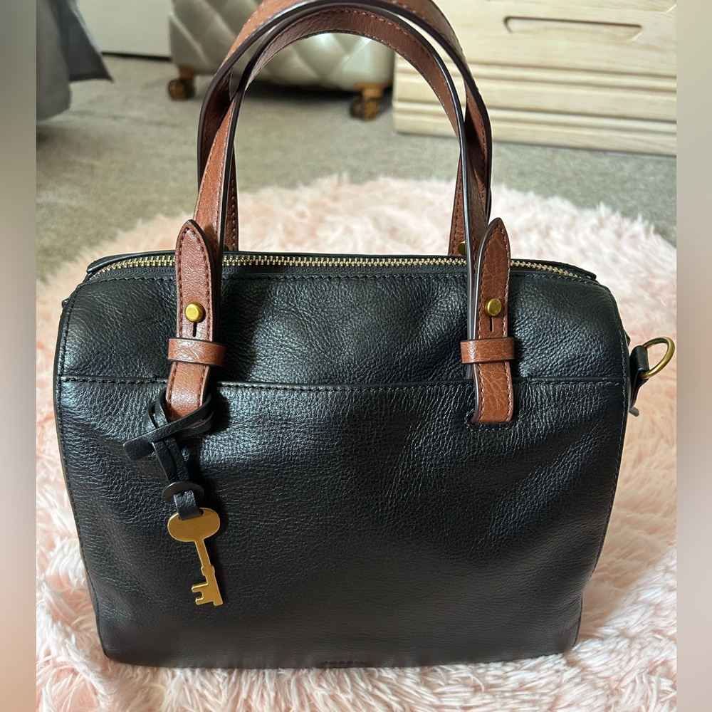 🌻Fossil Rachel Black and Brown Leather Satchel🌻